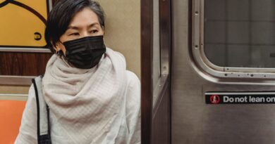 woman with surgical face mask
