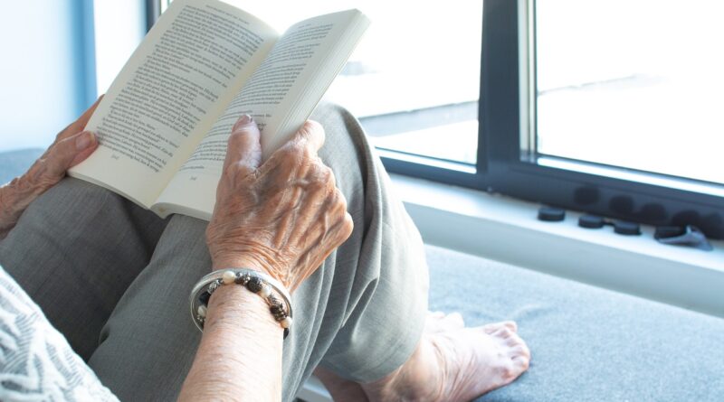 senior woman reading